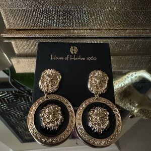 ✨NWOT House of Harlow 1960 Gold and Black Lion Earrings✨